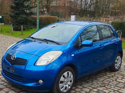 TOYOTA YARIS 1.0VVTI- AIRCO