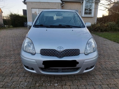 Toyota yaris 79000km gekeurd