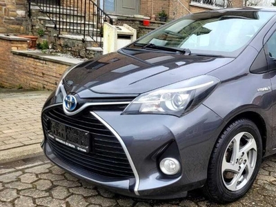 TOYOTA YARIS AUTOMATISCHE HYBRIDE ***KLAAR OM TE REGISTREREN