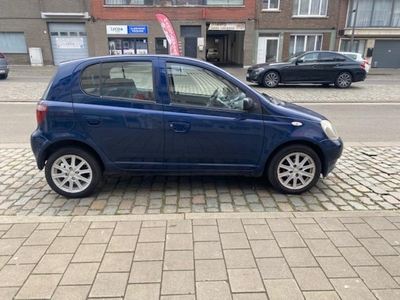 toyota yaris van 2002 benzine 1.3 cc 5 deurs, zeer proper