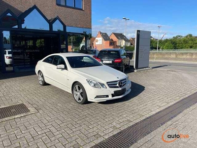 Mercedes-Benz E 200 AVANTGARDE - AUTOMAAT - SENSOREN - CRUISE CONTROL