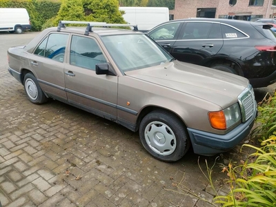 MERCEDES E250d 1988 Oldtimer 1 hand Onberispelijke staat cto