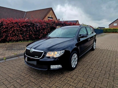 Skoda Superb année 2011 moteur 1.6 diesel euro 6