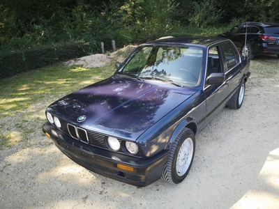 Bmw e30 320i origineel