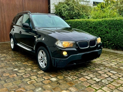 De BMW X3 2.0D rijdt eind 2007 heel goed