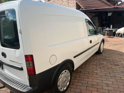 Opel Combo 1.7cdti lichte vracht blanco gekeurd voor verkoop