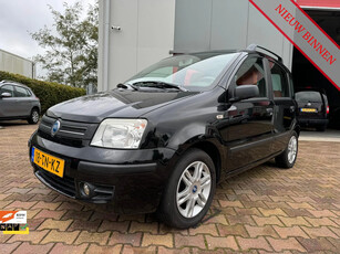 Fiat Panda 1.2 Emotion AIRCO / PANO DAK / KM NAP / STUURBEKRACHTIGING