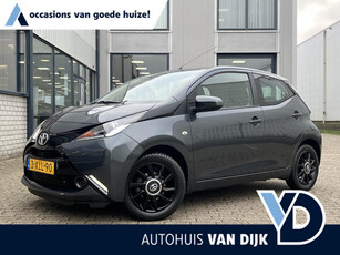 Toyota Aygo 1.0 VVT-i x-play | NL Auto/2e Eig./Voll.Historie/Airco/Camera/Cruise Control/15