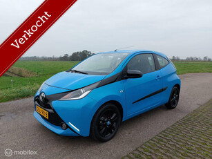 Toyota Aygo 1.0 VVT-i x-cite black & blue 1eig Top auto