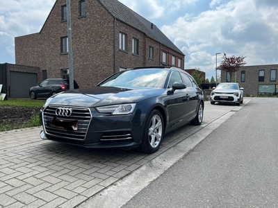 Audi a4 avant 2.0tdi 150pk panoramisch dak/trekhaak