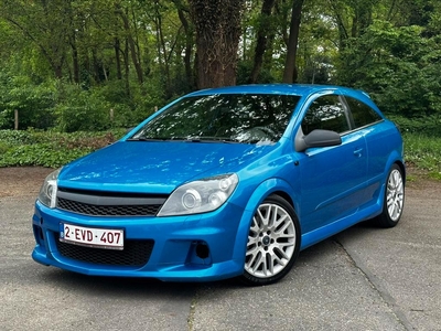 Opel Astra h opc 240pk