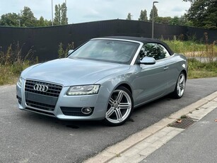 Audi A5 2.0tdi euro 5 S-line binnen en buiten