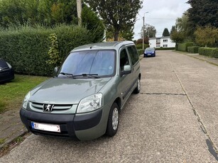 Peugeot partenair 1.4 i / airco