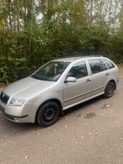 Skoda fabia 1.9sdi diesel année 2004 avec 175.000km carpass