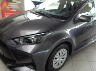 Toyota Yaris DYNAMIC HYBRIDE + GPS (bj 2022, automaat)