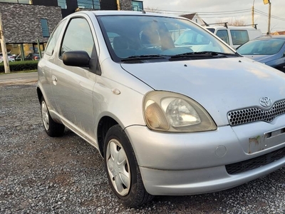 toyota yaris 1000cc benzine wordt GEKEURD 1999