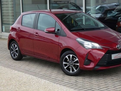 TOYOTA YARIS 1.5i BENZINE 111pk Airco - Alu velgen - Bluetooth