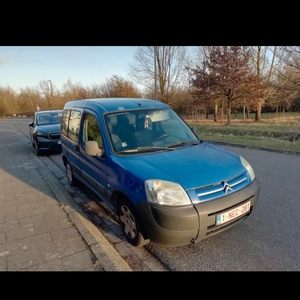 CITROEN berlingo lpg/benzine . Nieuwe Motor 110km / 335 km