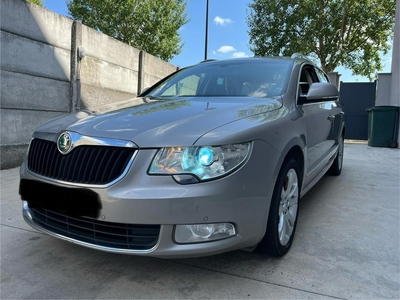 SKODA SUPERB 1.6 TDI EURO 5 XENON/LEDER/GPS/AIRCO