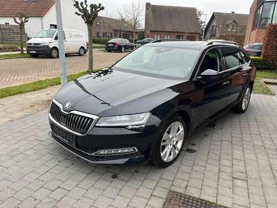 Skoda Superb 2.0 benzine automaat 4x4