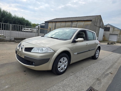 Renault Megane 1.4i - 60 000km - 10/2006 - airco