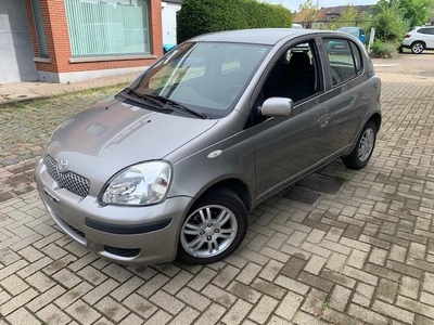 Toyota Yaris 1.3i benzine (bj 2003)