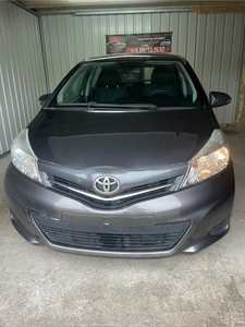 Toyota Yaris essence 1.0L navigation gps airco GARANTIE 1ans