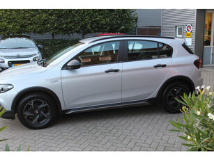 Fiat Tipo Cross 1.0 Cross Airco-Cruise-Camera-Apple Carplay 12 Maanden Bovag Garantie.