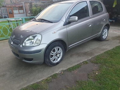 Toyota yaris 1000 vvti essence ️ Climatisation km ️111 700