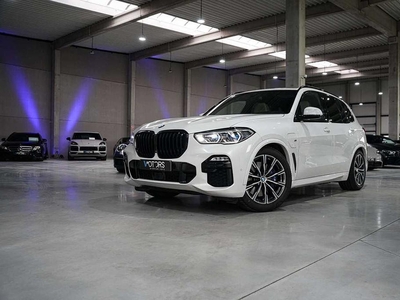 BMW X5 3.0 xDrive45e - M-pakket - massage - laser - HUD