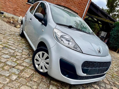 Peugeot 107 1.0i / Mod 2014 / 62.000 Km / USB / 5 Portes !!