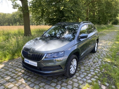 SKODA KAROQ BENZINE APPLE CAR PLAY