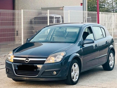 Opel Astra 1.6 Twinport Édition Cuir, Siège chauffant Navi!