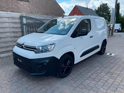 Citroen berlingo -automaat-navi-camera 13700 km