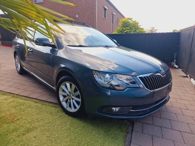 Skoda Superb 1.6 TDI GREENLINE Bouwjaar 2015