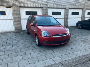 Ford fiesta 1.3l bj: 2007 airco km:114.000