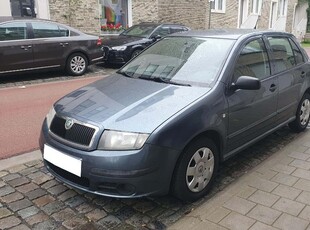 Skoda Fabia 1.2 benzine. Motor Kapot.