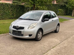 Toyota Yaris 1.0 benzine Gekeurd