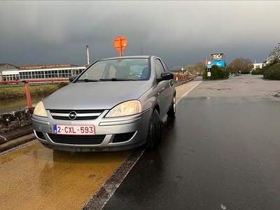 Opel corsa 1.2 benzine