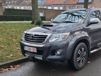 Toyota hilux bj 2016