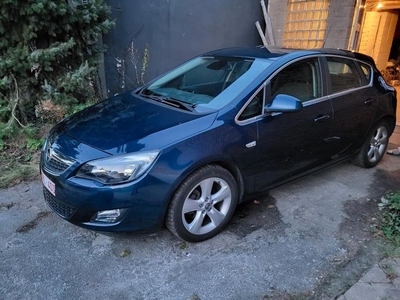 Opel astra 1.4 140pk 2011