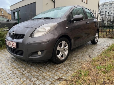 Toyota Yaris benzine 1.33 VVTi automaat 2011