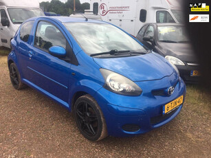 Toyota Aygo 1.0-12V Access LEDER INTERIEUR ZWART ORG ZELDZAAM!!! LM VELGEN 16 INCH , SPECIALE UITV, ELEKTRISCHE RAMEN ,GETINT GLAS