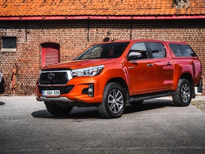 Toyota Hilux Invincible X 2.4 automaat €28.750,- ex €34.787