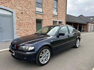 BMW 318i * 133.000Km * Xenon * Zonnedak*