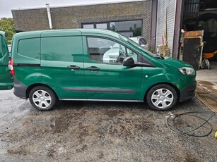 Ford Transit Courier euro 6b, 151000km dinamo defect!