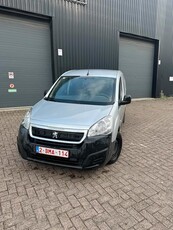 Peugeot partner 1.6 met cruise control, carplay,