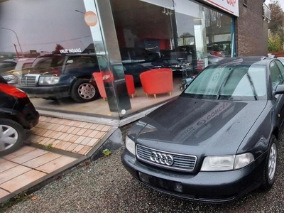 Audi a4 1996 1e prop 490000 km 1.9 tdi volledige optie