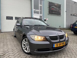 BMW 3-serie Touring 325d AUTOMAAT (bj 2007) LEER|PANO|197PK|TREKHAAK