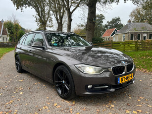 BMW 3-serie Touring 330d High Executive | Pano + Cruise + Head up |